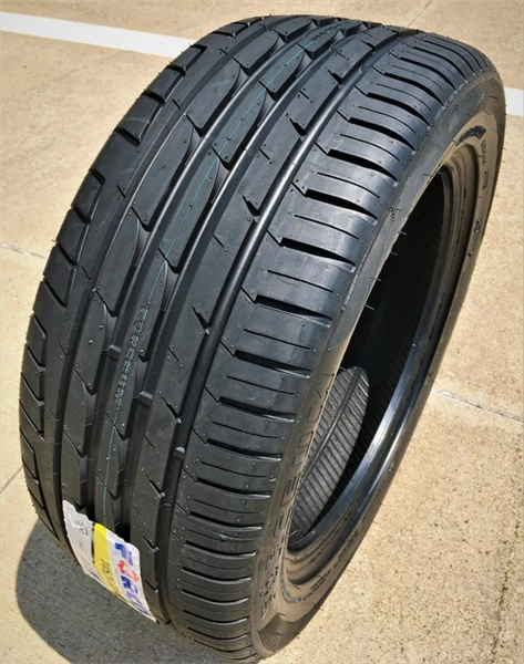 215/60R16 99V XL